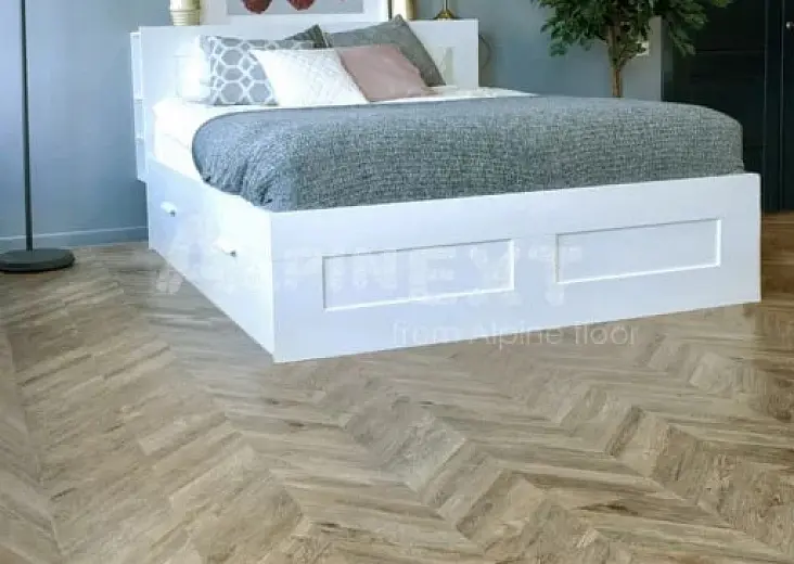 Кварцвиниловая плитка Alpine Floor Easy Line Французская Елочка ECO 3-25 - фото интерьера