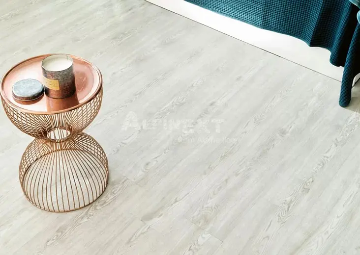 Кварцвиниловая плитка Alpine Floor Ultra Дуб Арктик ECO 5-1 - фото интерьера